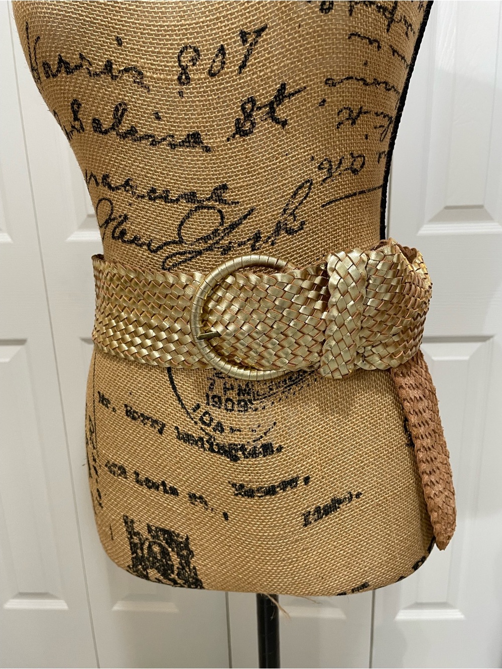 Woven Gold Women's Belt - Stylish Braided Waist Accent